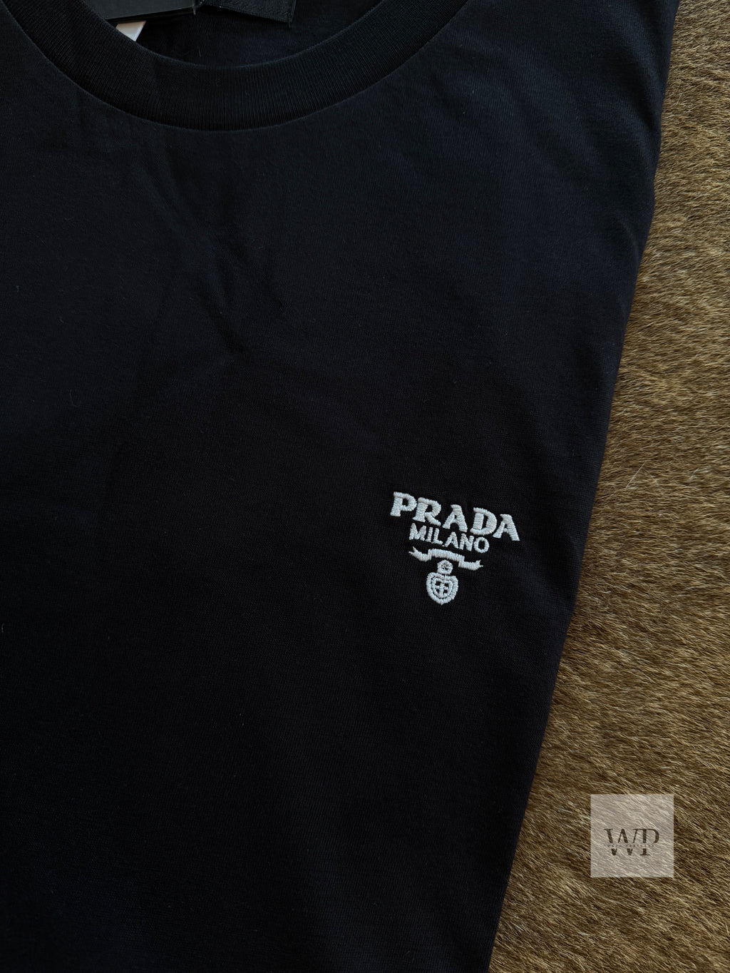 P Unisex t-shirt