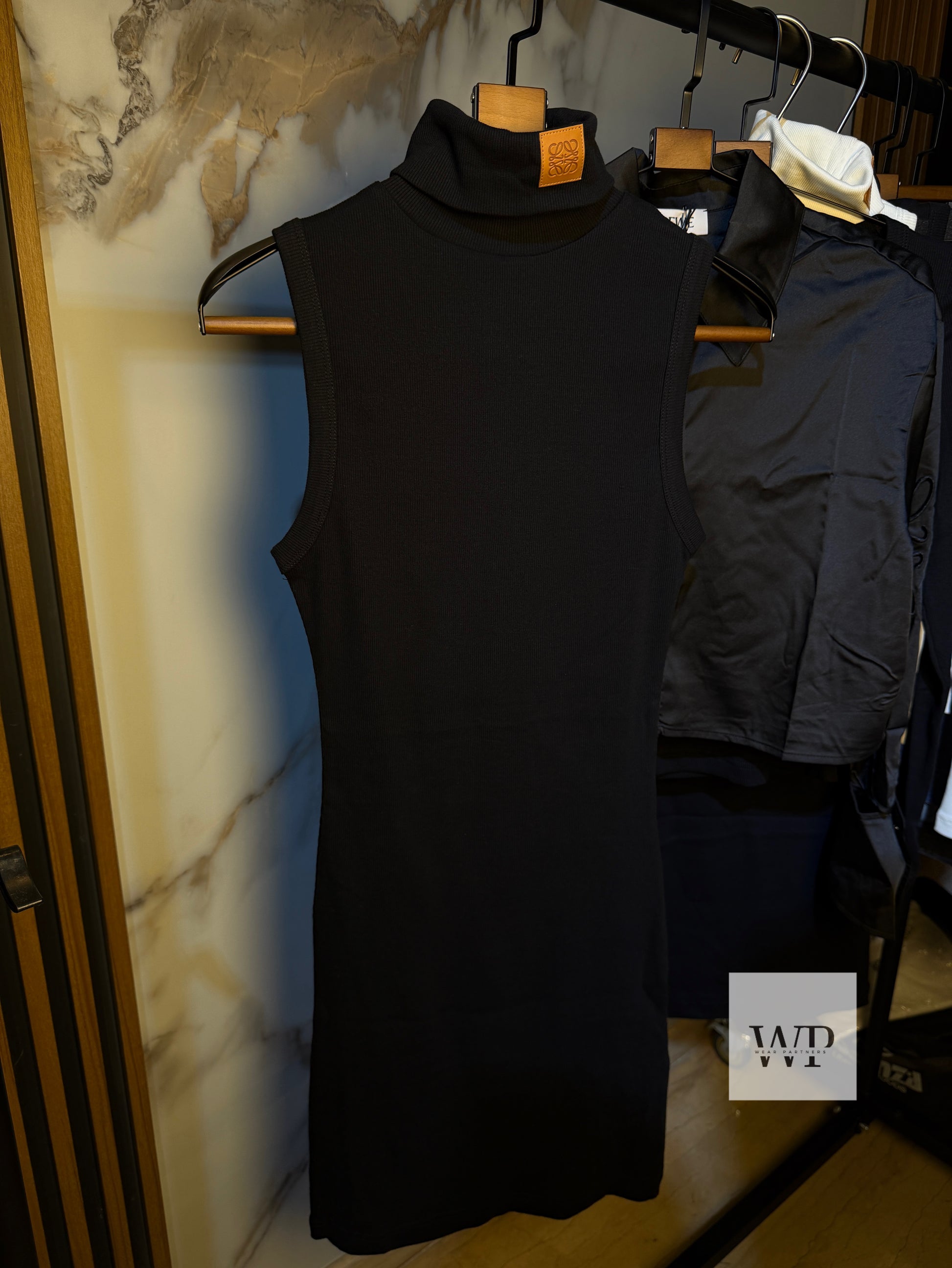 L black dress
