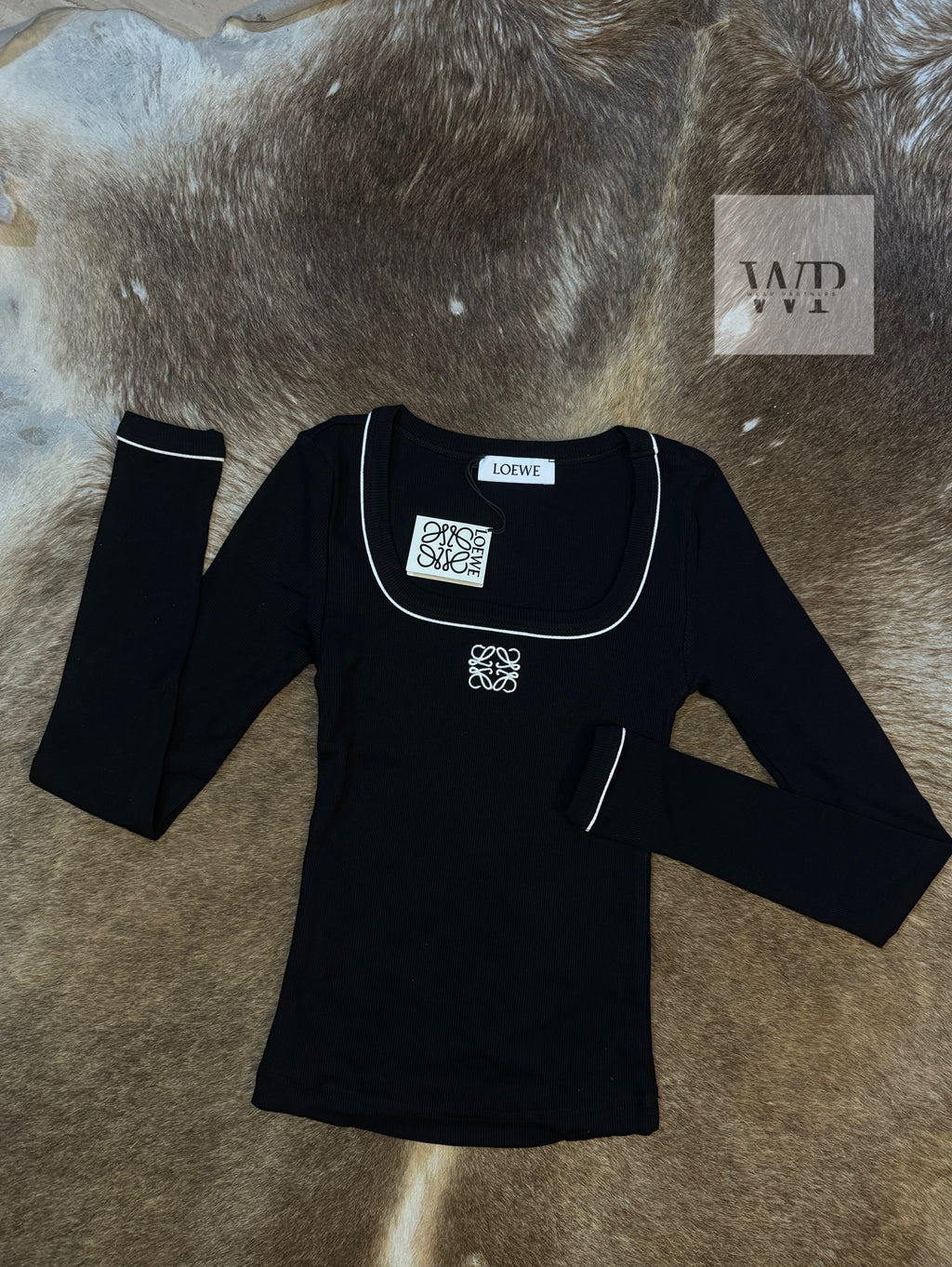 L black long sleeve