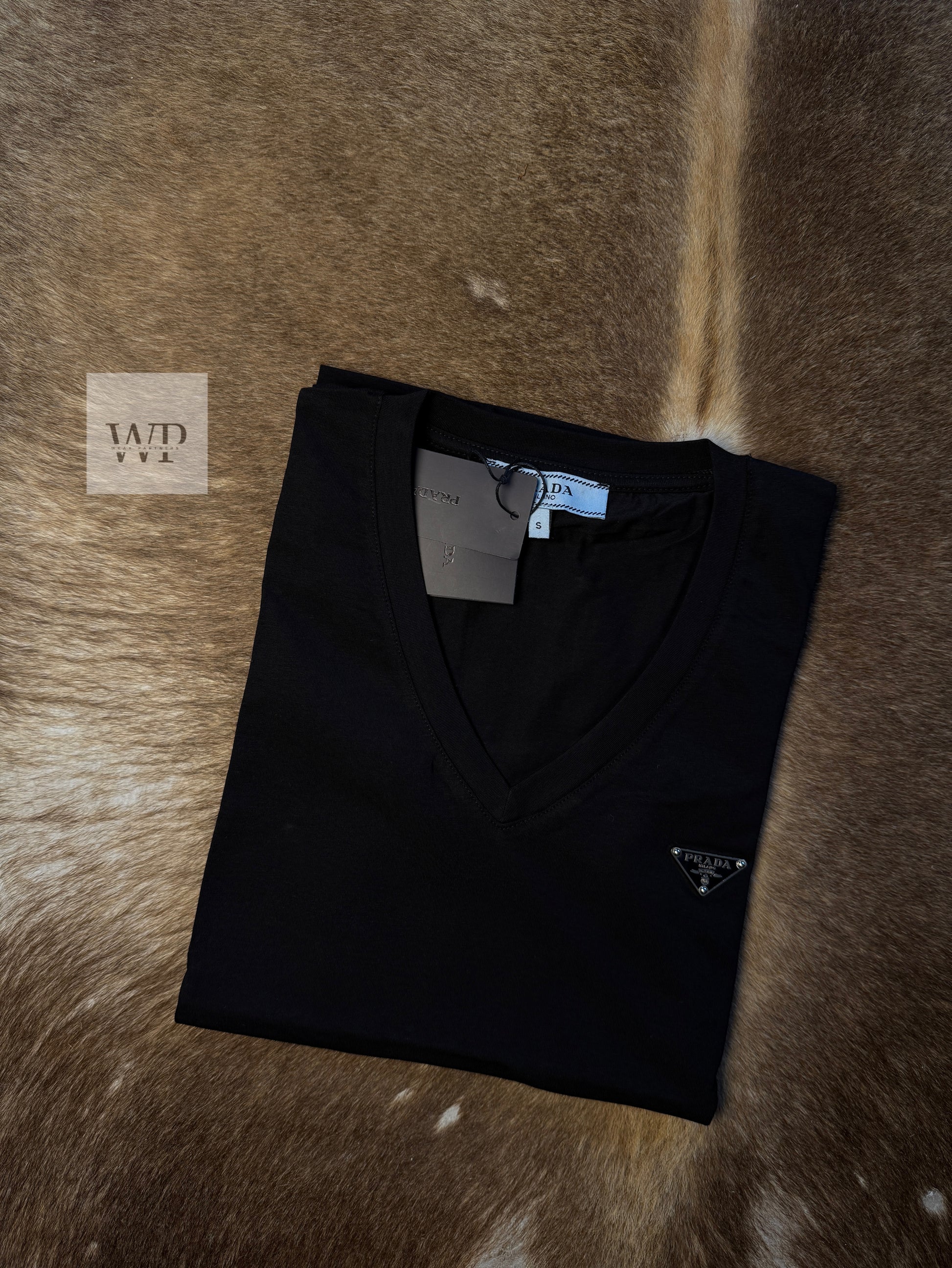 P -V neck black t-shirt metal logo silver