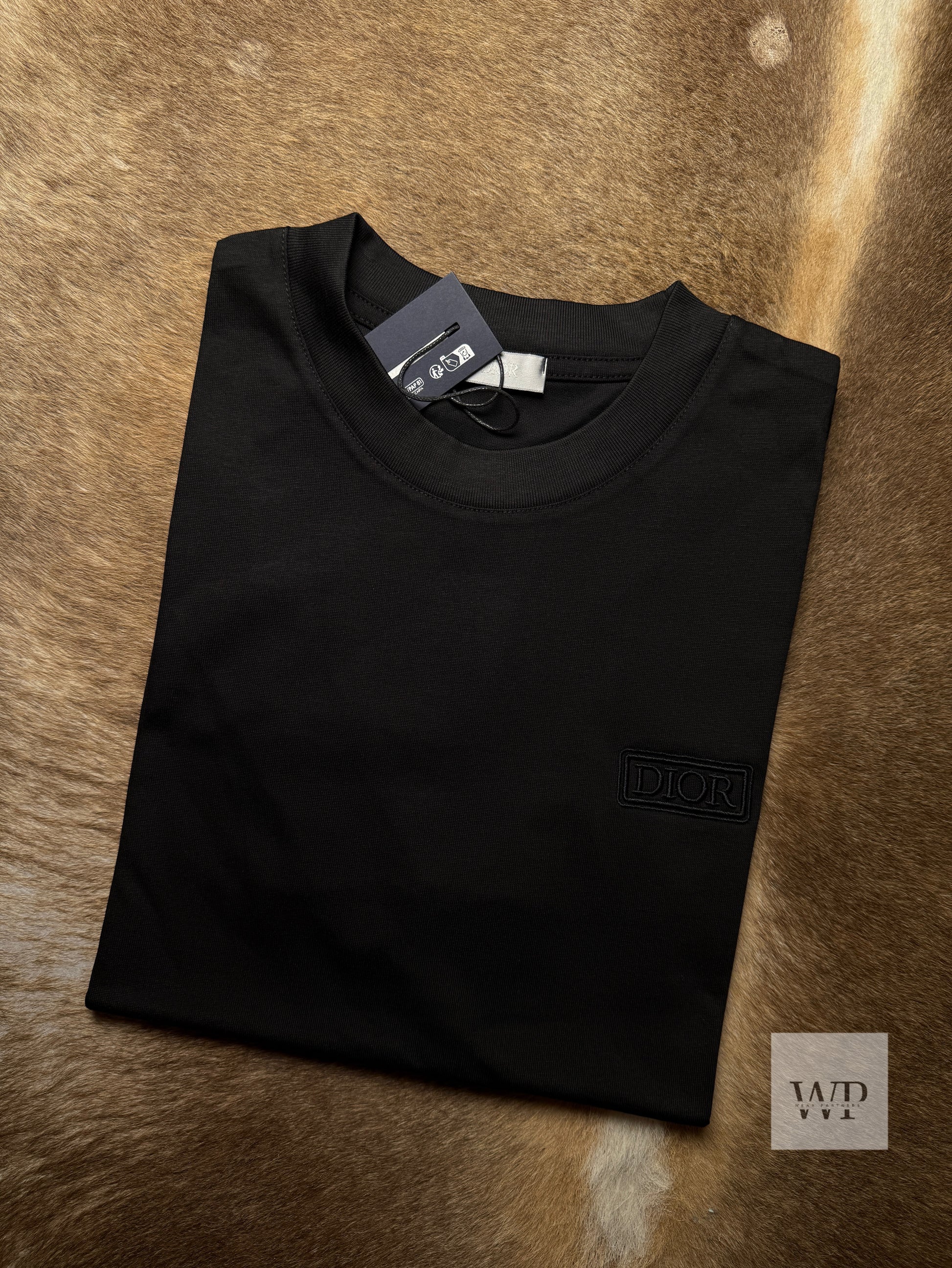 D Unisex black shirt