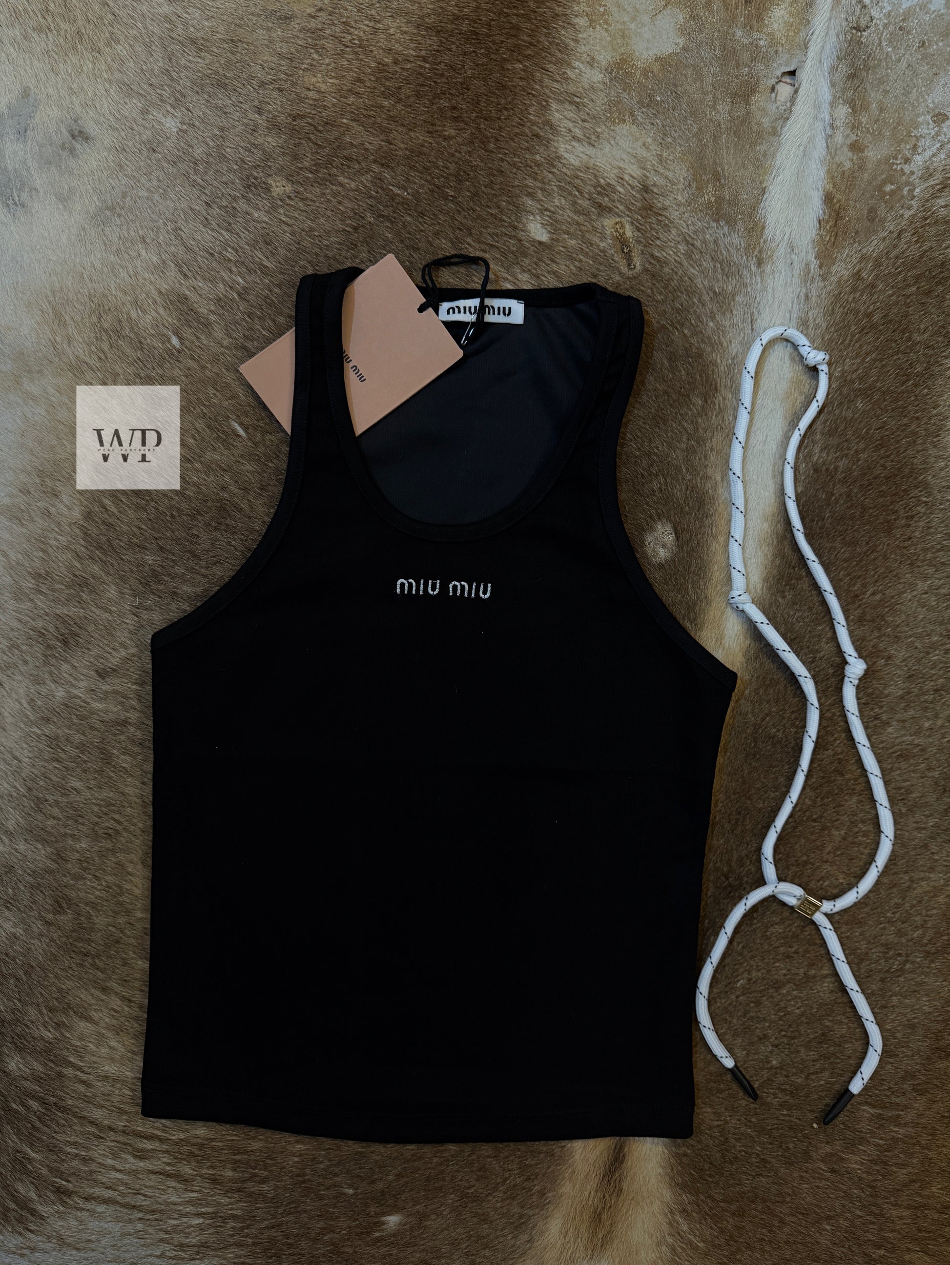 Tank top with white stripe