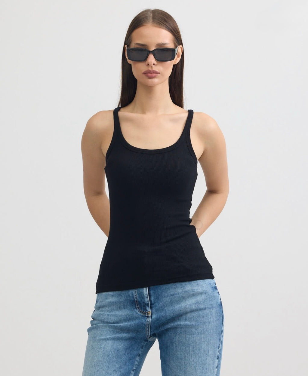 D black tank top