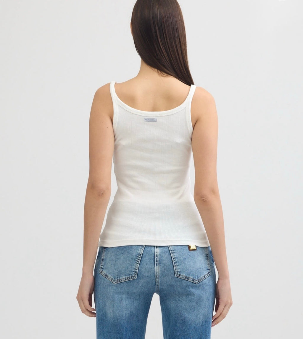 D white tank top