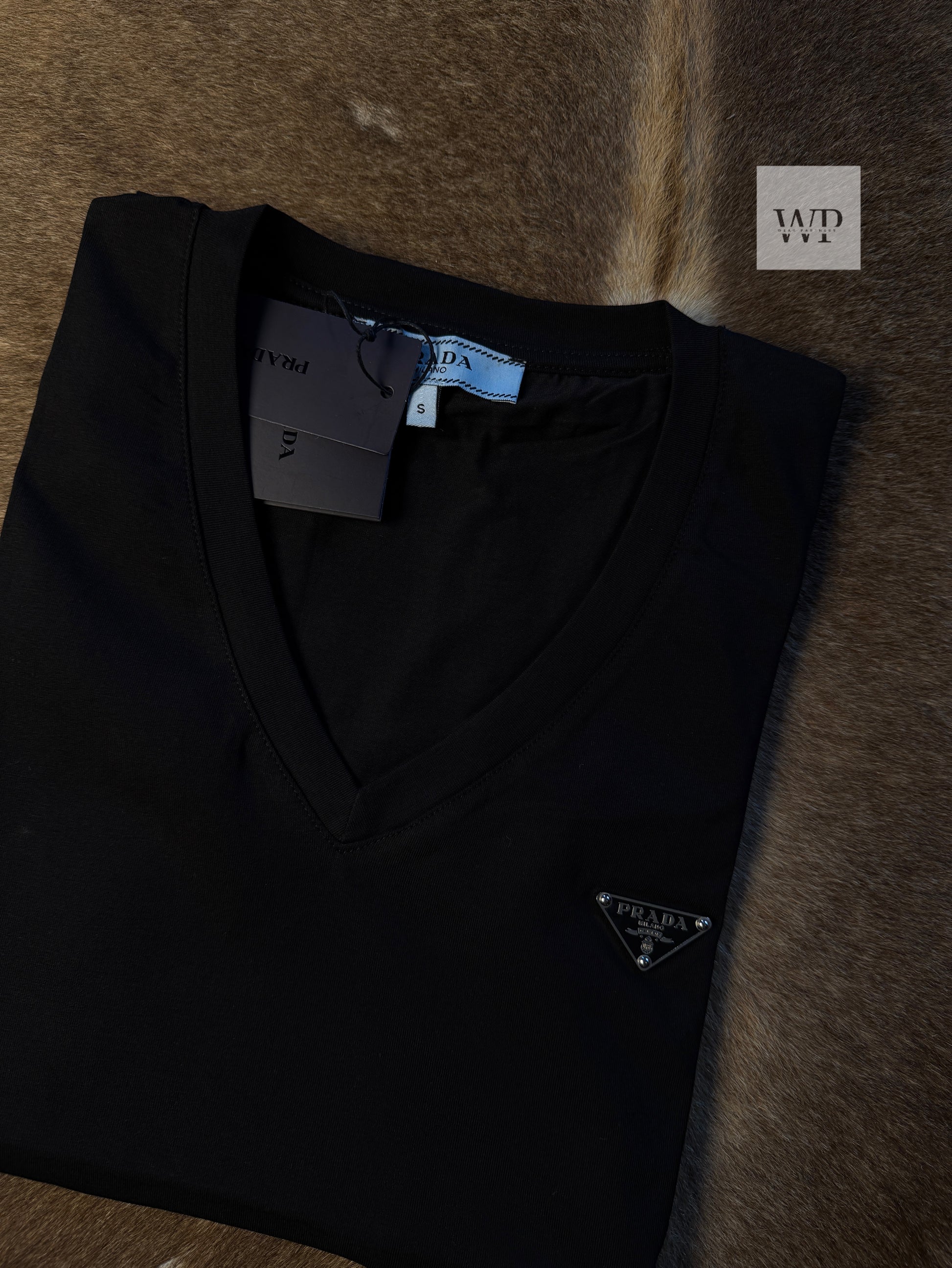 P -V neck black t-shirt metal logo silver