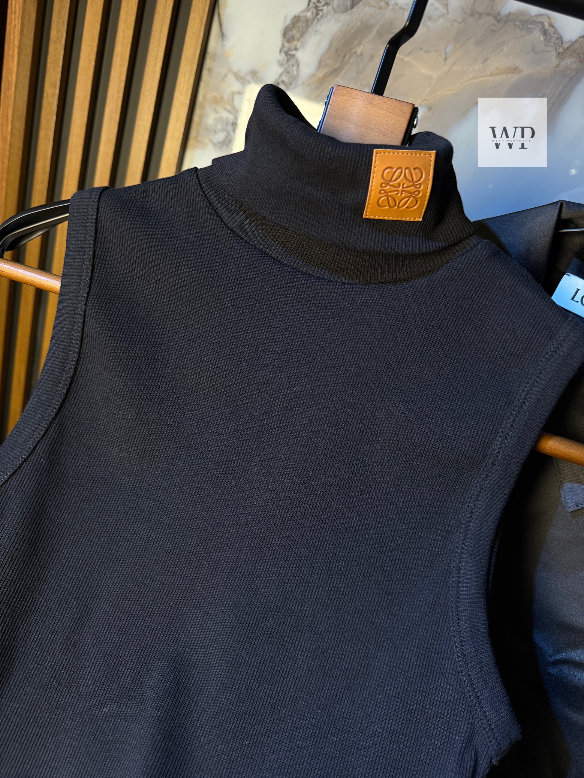 L black dress