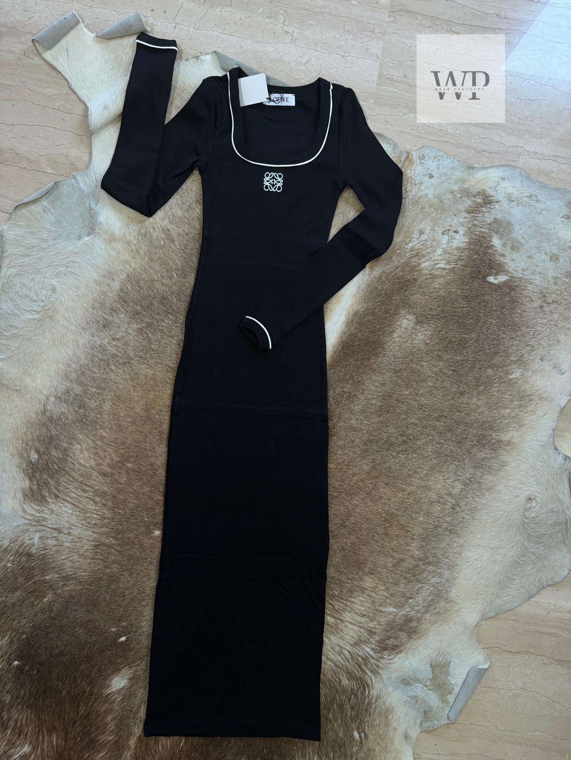 L black dress