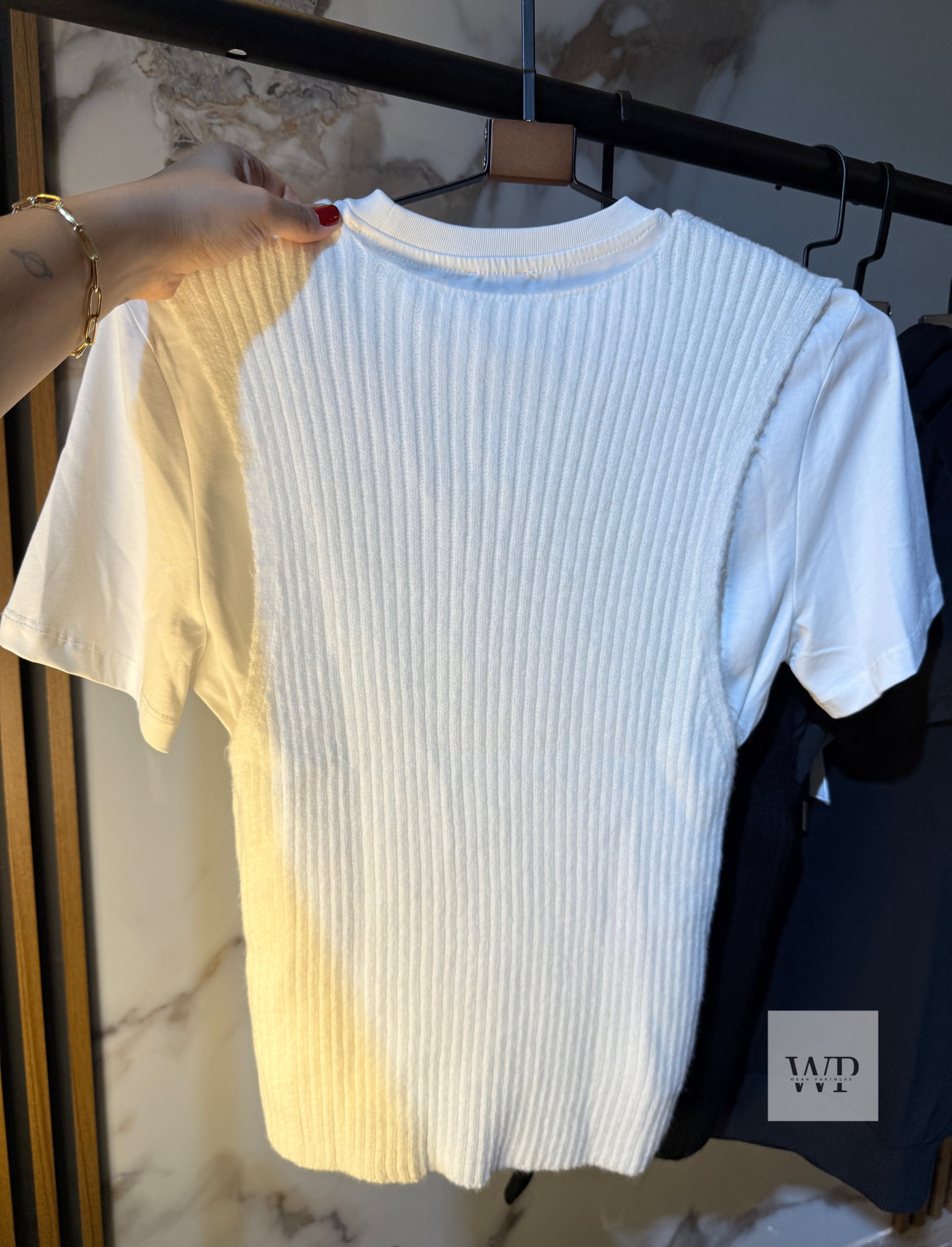L shirt