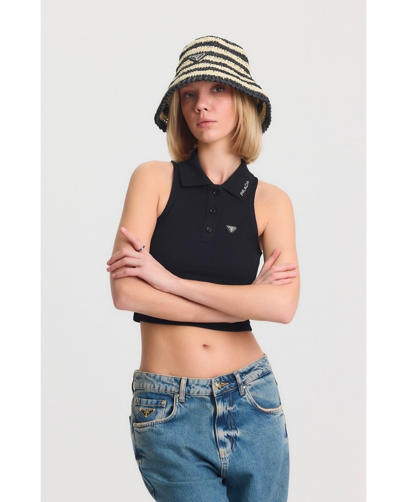 Black crop tank