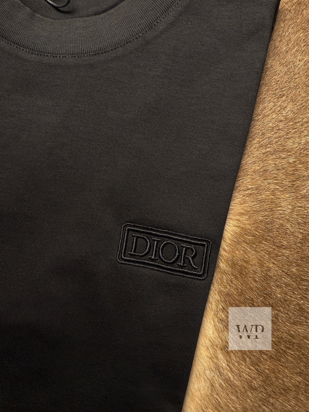 D Unisex black shirt